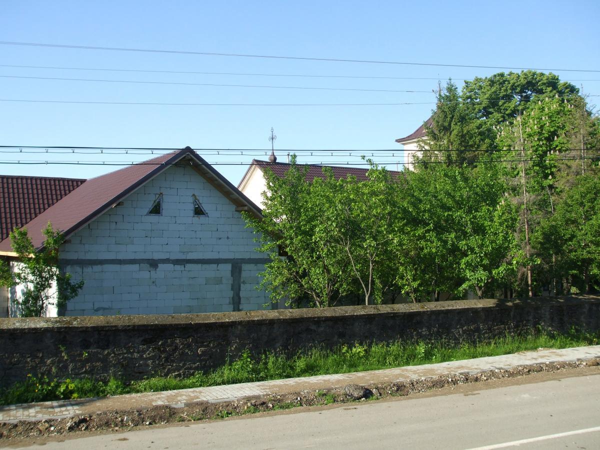 Complexul parohial - vedere exterior